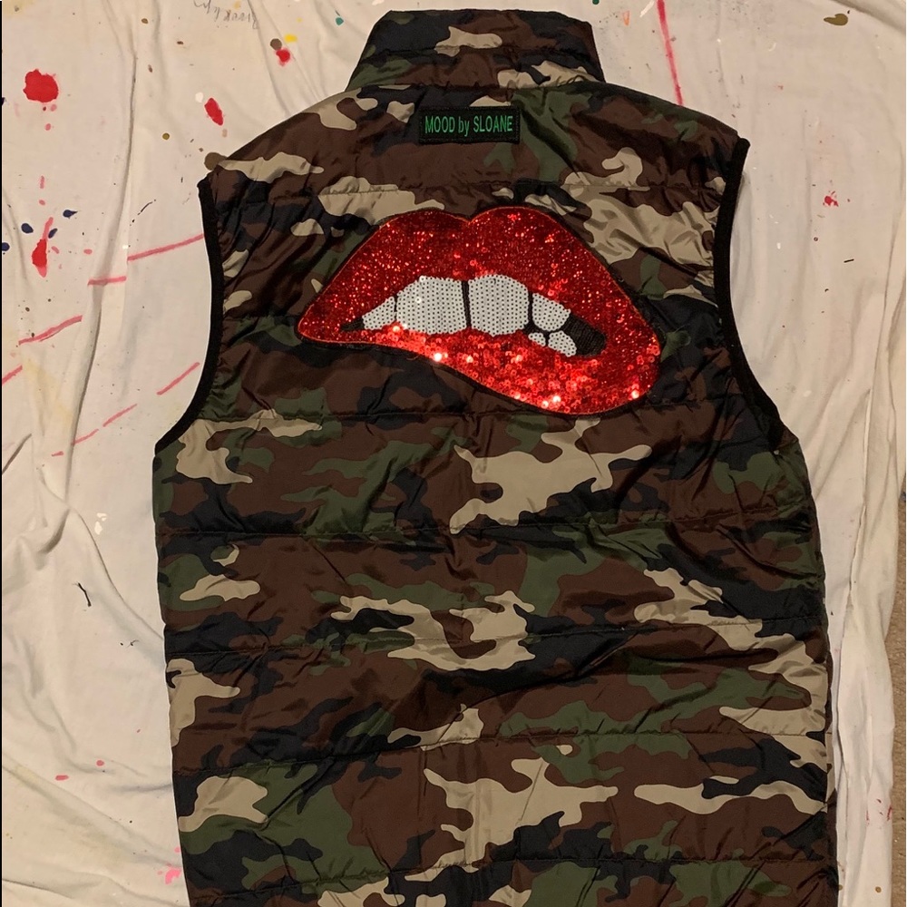 Camo puff vest